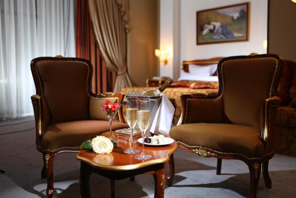 Aleksandrovski Grand Hotel Vladikavkaz Room photo